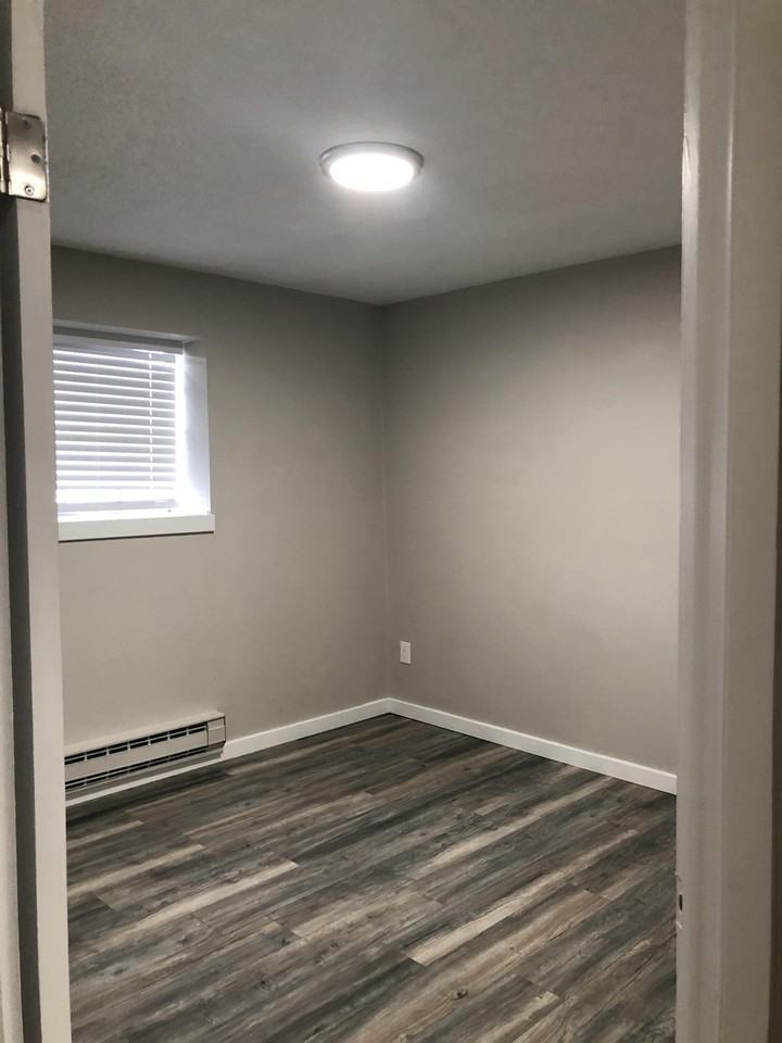 426 Main St #B - Photo 6 of 19