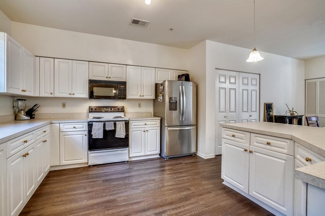 1968 Pawlet Dr #1 - Photo 5 of 38