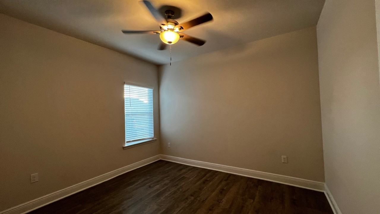 13236 Cavalier St - Photo 4 of 50