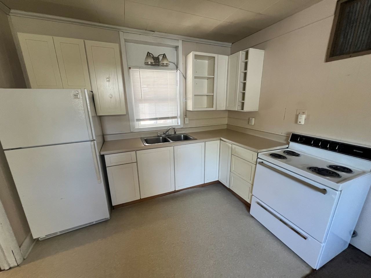 310 S Simon St #2 - Photo 7 of 13