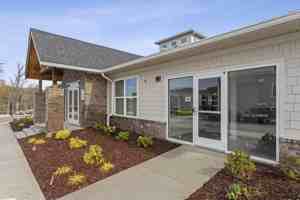 featured image of 808 Skyline Ridge Dr