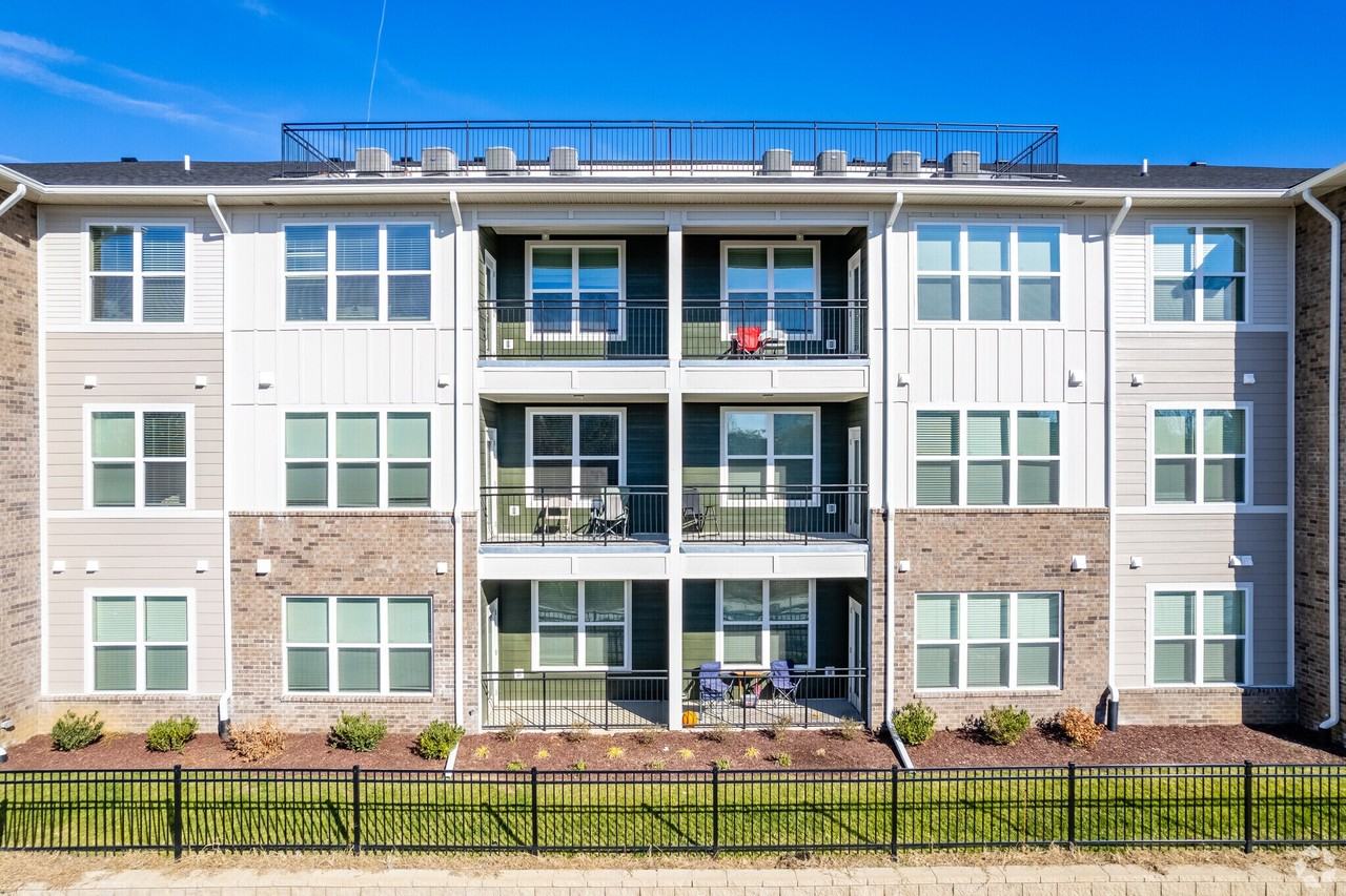 The 808 at Skyline Ridge - Photo 2 of 26