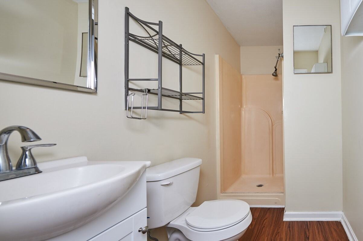 212 E Hillcrest Dr - Photo 6 of 6