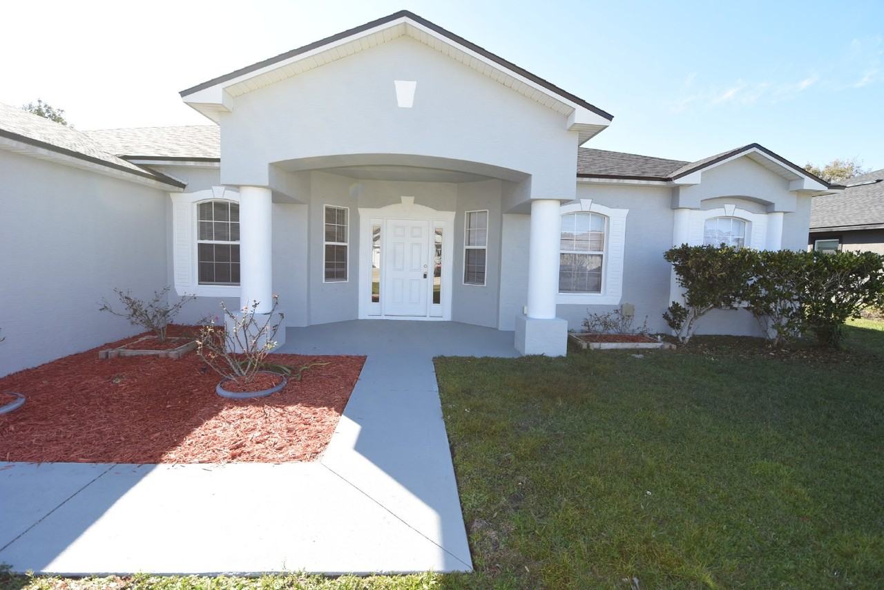 4 Lynn Pl - Photo 2 of 33