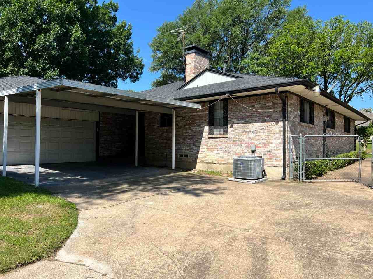 2730 King Cole Dr - Photo 3 of 26