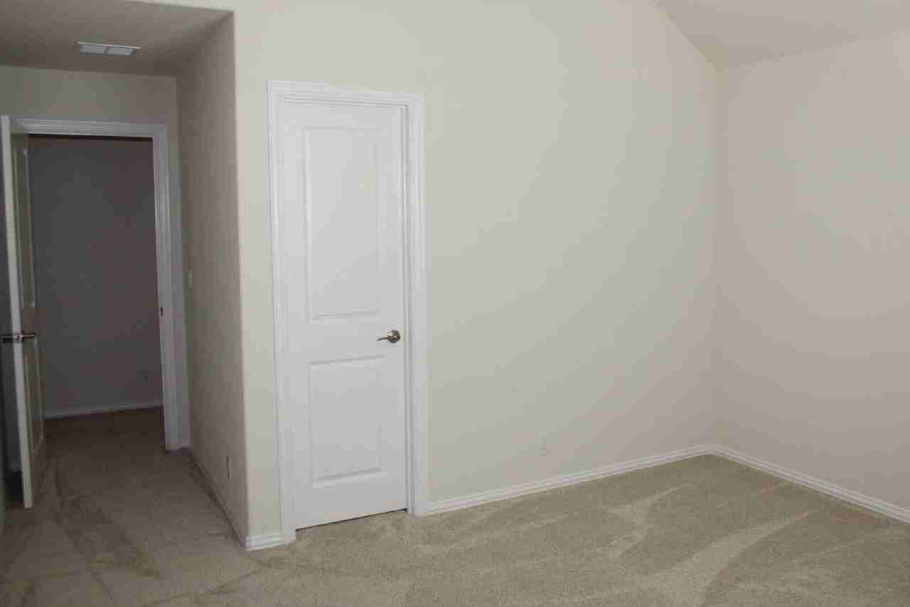 1908 Midhurst Dr - Photo 7 of 30