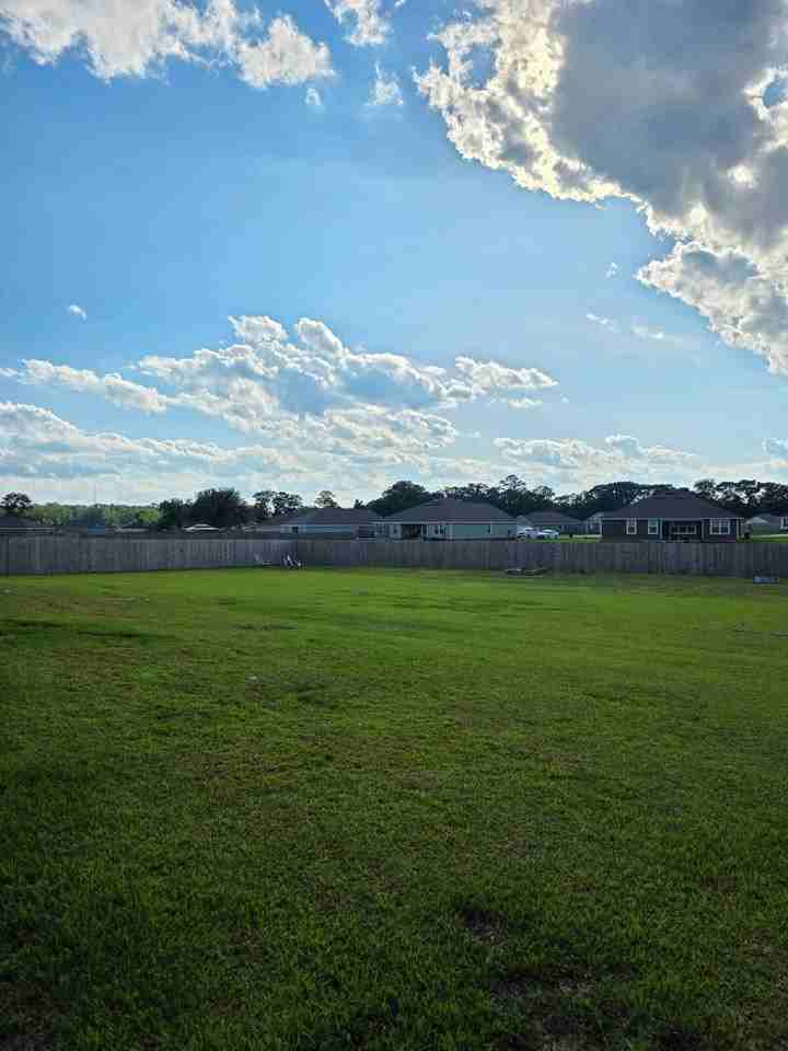 206 Mill Ct - Photo 2 of 3