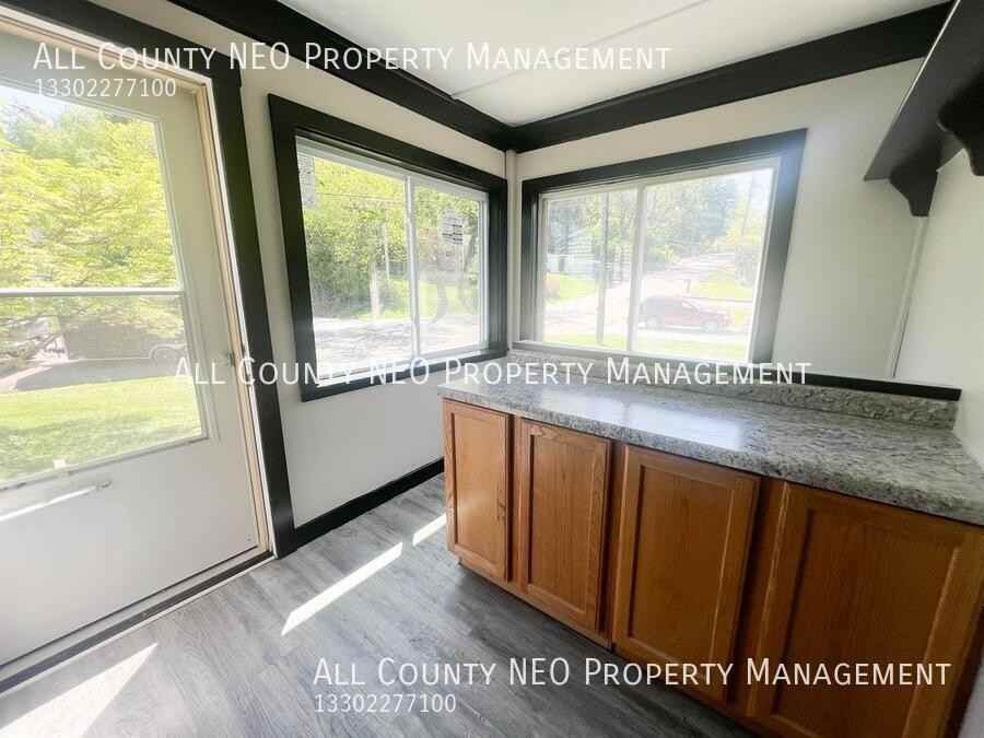 2349 Bellfield Ave - Photo 3 of 12