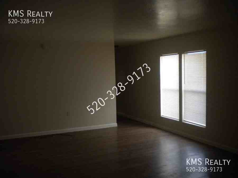 16835 W Greenwald St - Photo 2 of 39