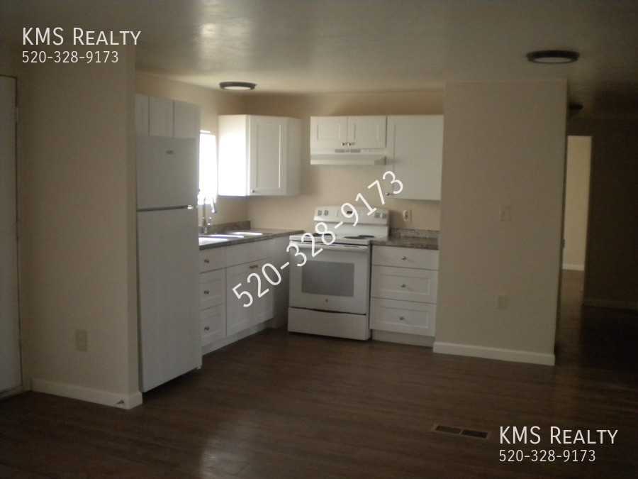 16835 W Greenwald St - Photo 3 of 39