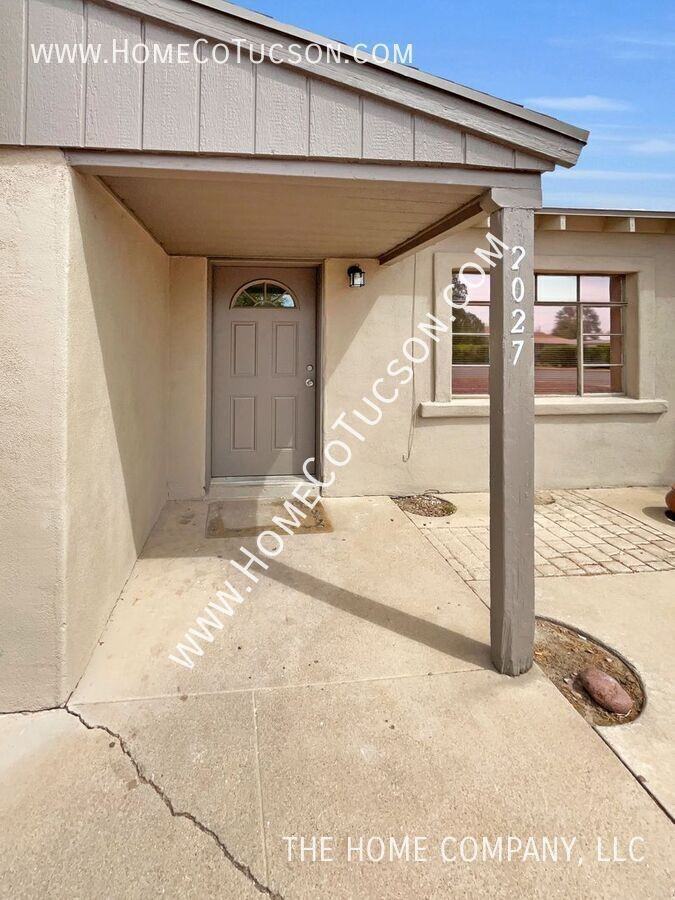 2027 S Miramonte Stra - Photo 2 of 32