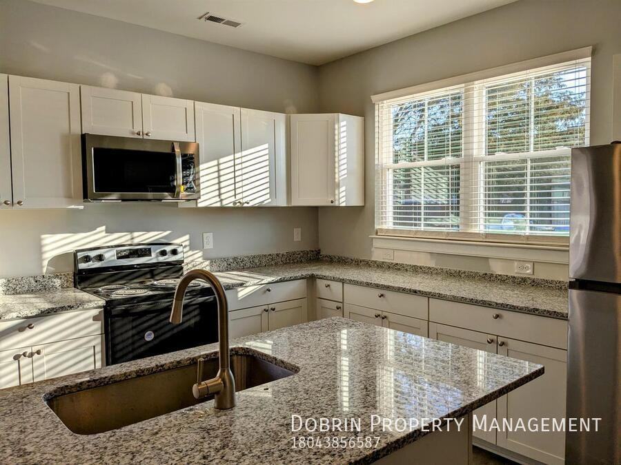 1833 Grayland Ave #A - Photo 5 of 11