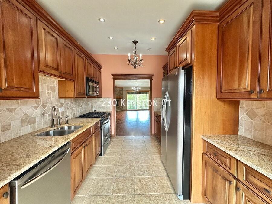 230 Kenston Ct - Photo 3 of 12