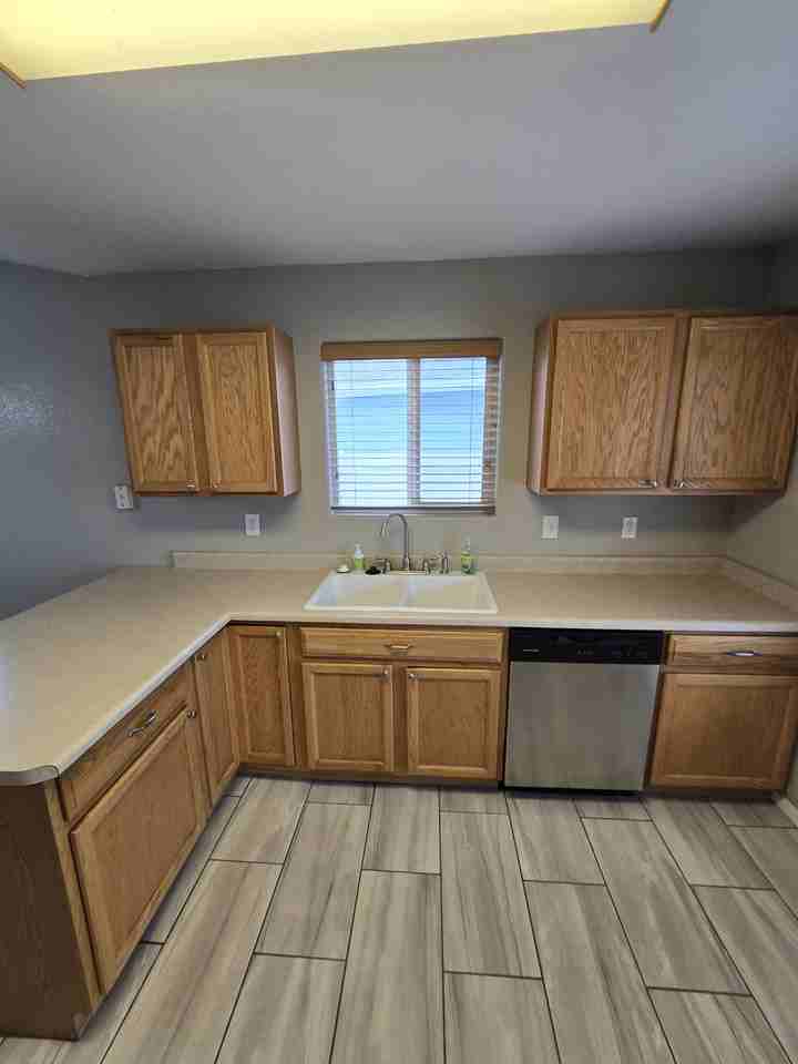 1836 Oneal Ave #NA - Photo 3 of 20