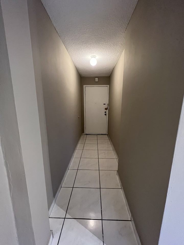 2498 Sw 17th Ave #4303 - Photo 7 of 23