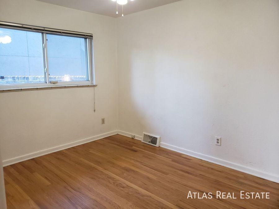 2 S Jackson St - Photo 2 of 32