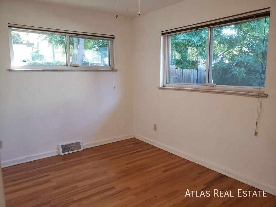 2 S Jackson St - Photo 3 of 32