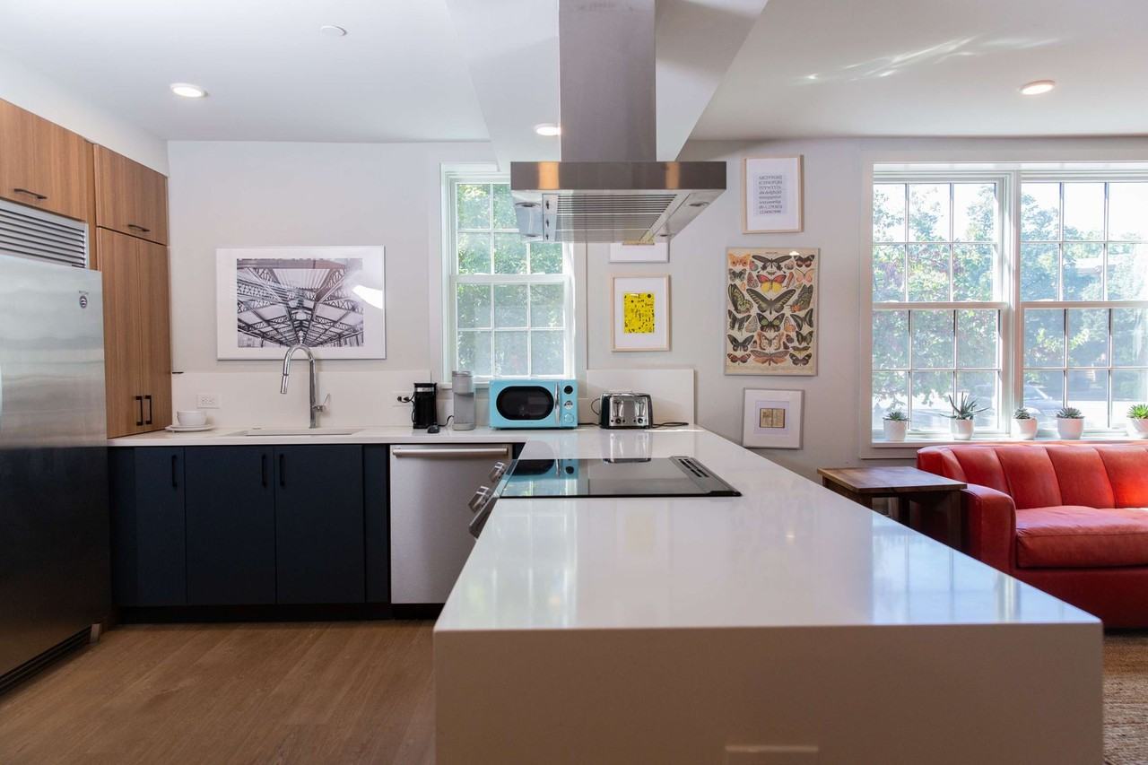 6 BR, 6 BA Co - Photo 3 of 36