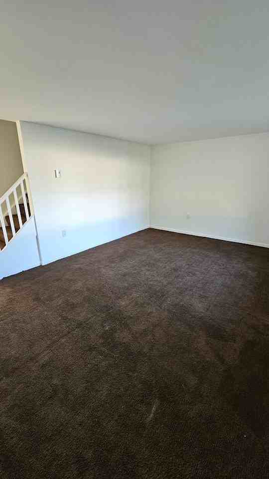 173 Ashford Dr - Photo 2 of 8