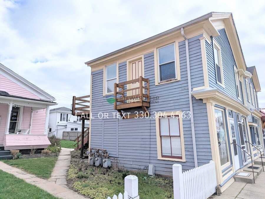 104 N Canal St #106 - Photo 3 of 22