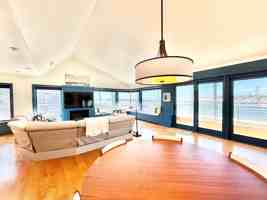 featured image of 2524 Ocean Dr