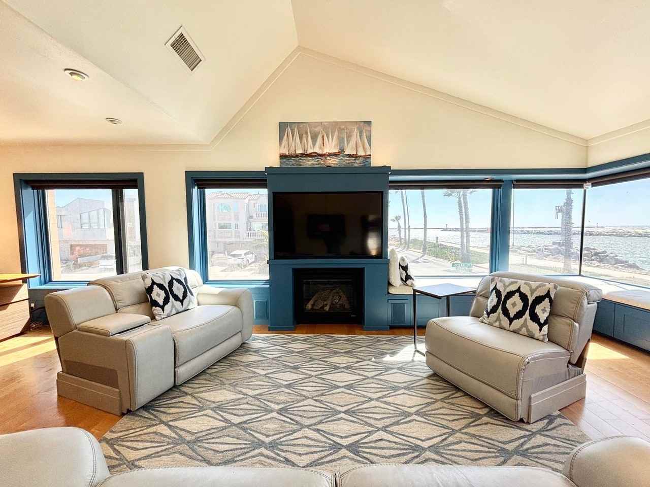 2524 Ocean Dr - Photo 6 of 42