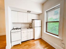 1919 Dupont Ave S - Photo 1 of 1