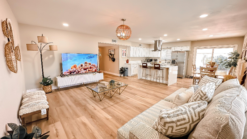 2043 Sombrero Dr - Photo 3 of 15