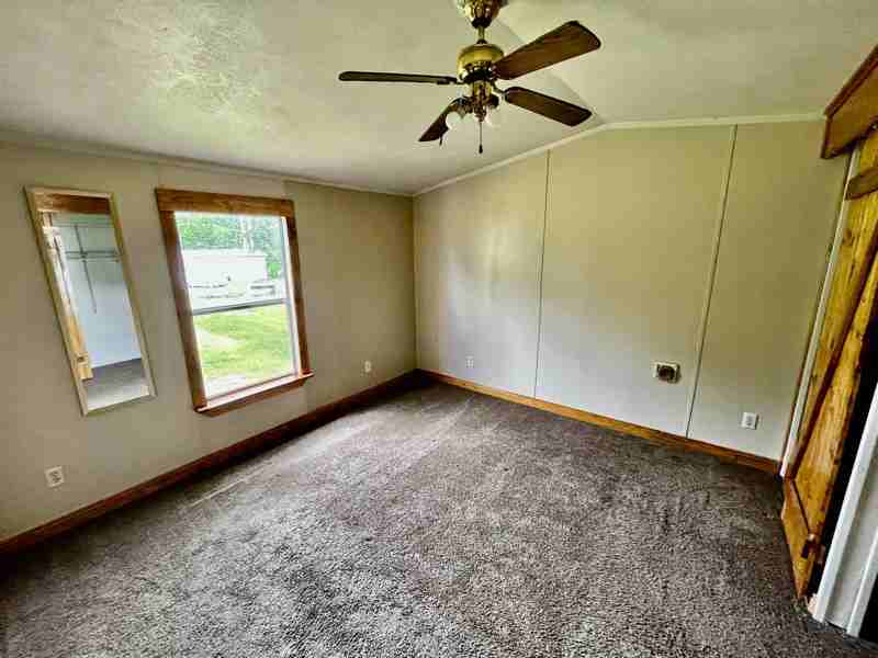 1038 Maple Dr - Photo 3 of 14