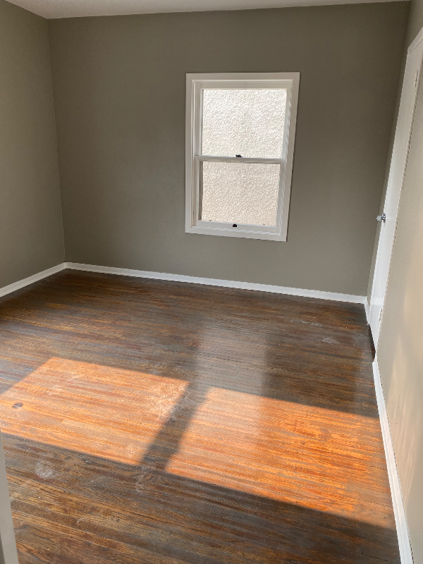 802 N Duluth Ave - Photo 2 of 11