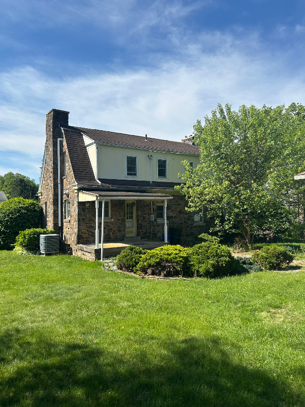 311 E Montgomery St - Photo 2 of 19