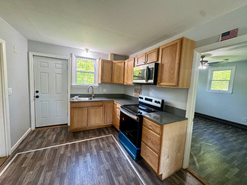 649 East St #2 - Photo 3 of 13