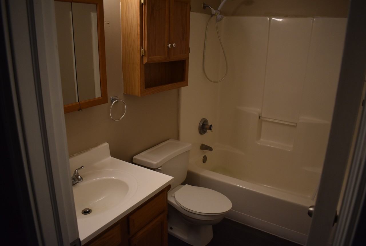 1809 Kraig Dr - Photo 3 of 10