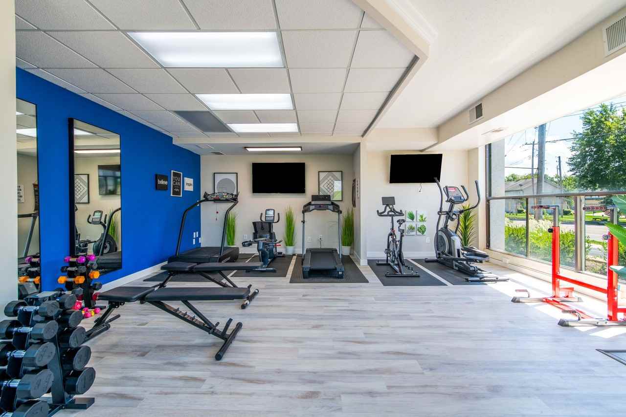 THE OAKS APARTMENTS - Photo 4 of 50