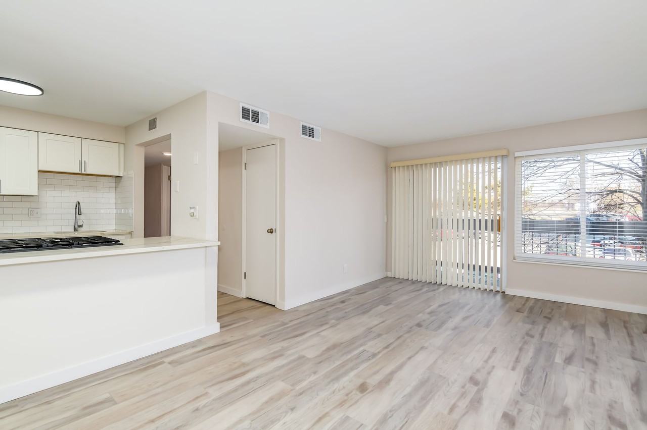 The Oaks Apartments - Photo 5 of 39
