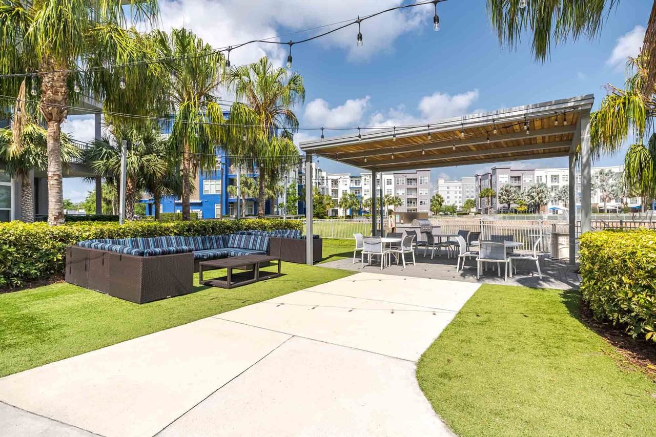 Solstice Apartments - Photo 6 of 40