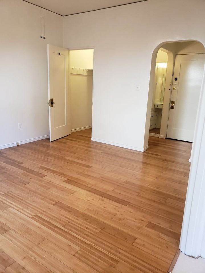 6320 - Photo 2 of 22