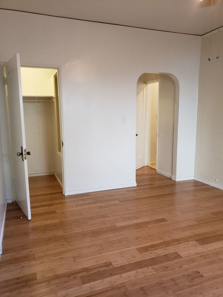 6320 - Photo 3 of 22