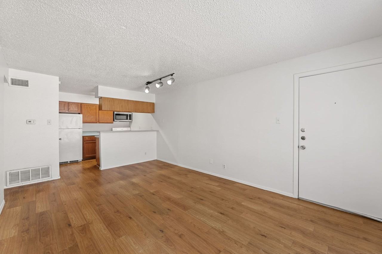 Patton Apartments - Photo 2 of 33