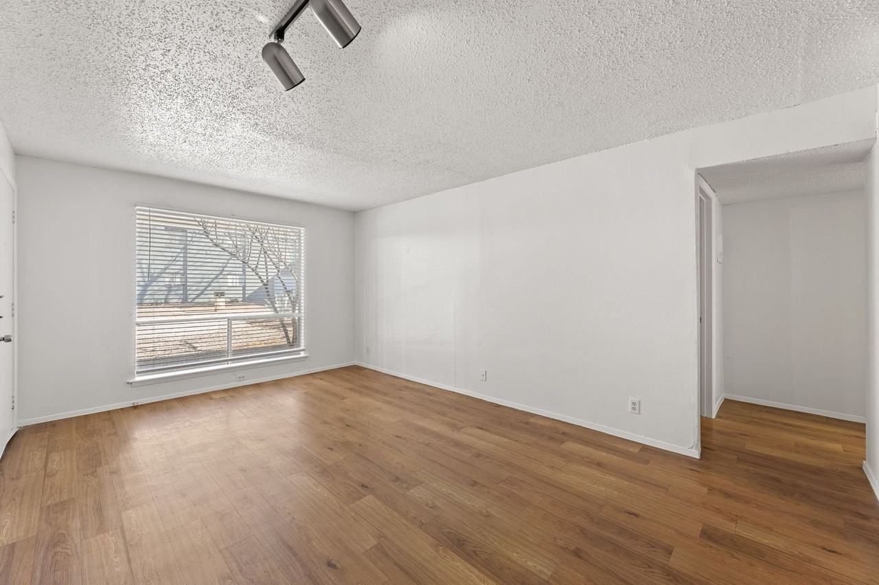 Patton Apartments - Photo 4 of 33