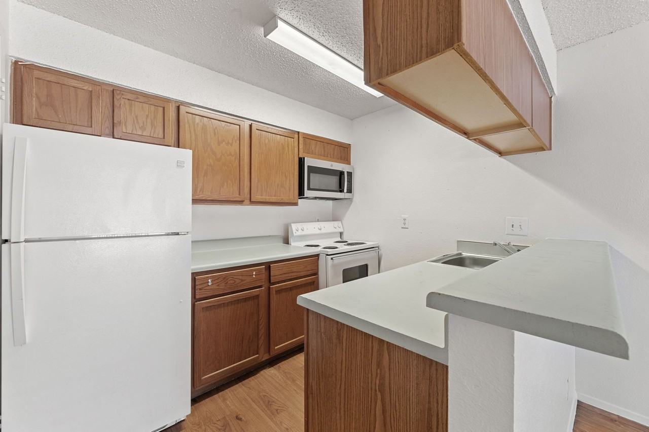 Patton Apartments - Photo 6 of 33