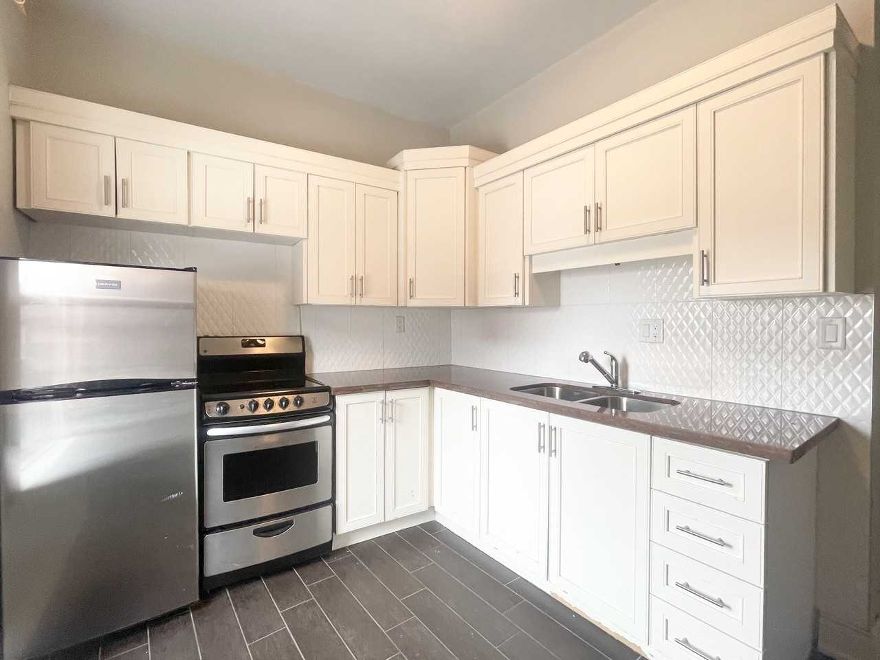 463 King Street East #10 - Photo 5 of 11