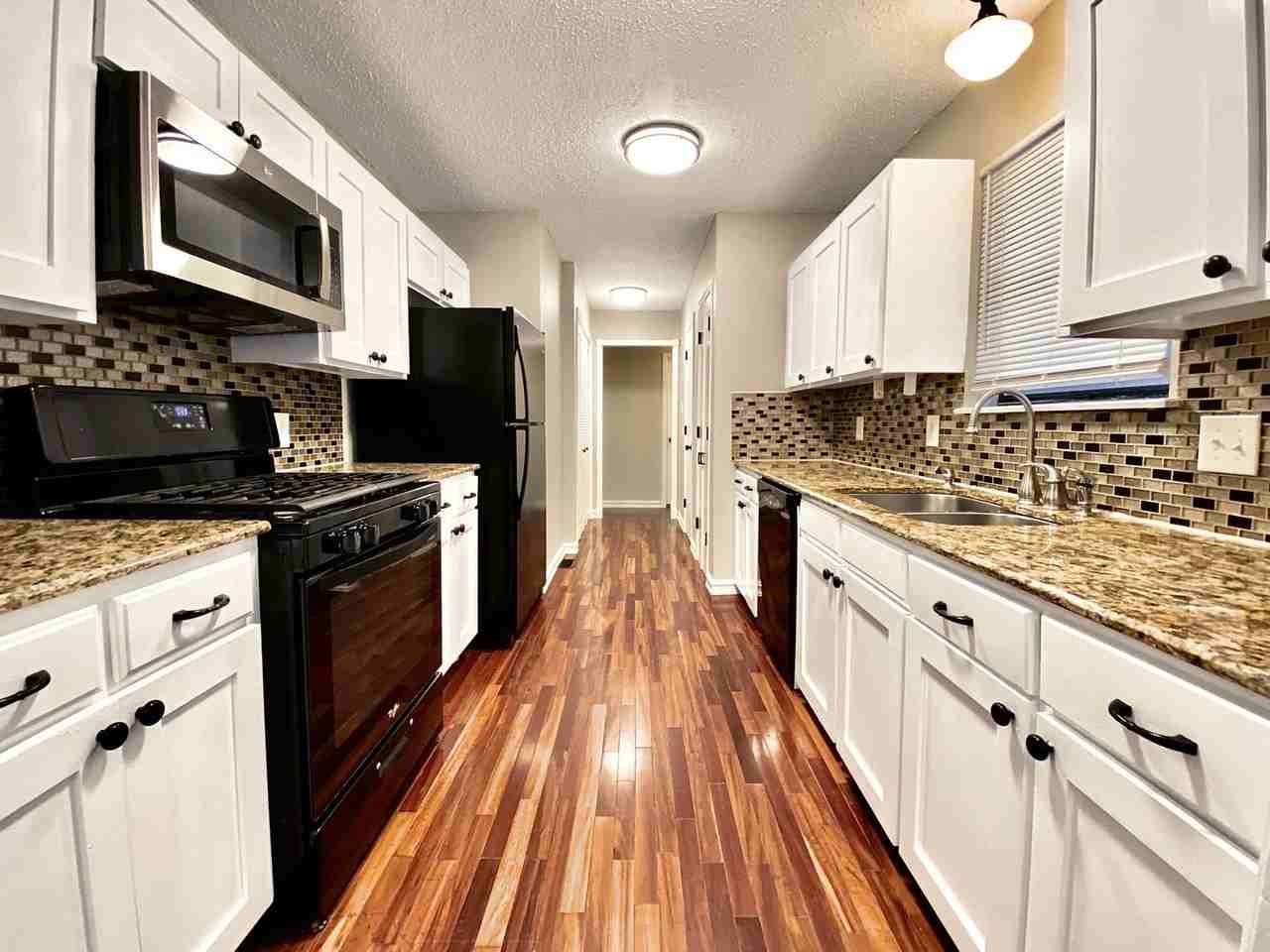 11473 S Emerson Pl - Photo 4 of 19