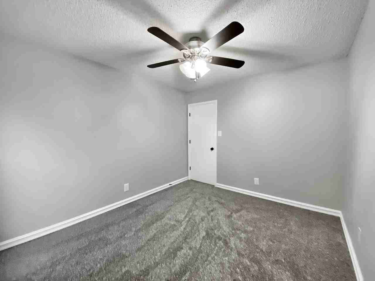 11473 S Emerson Pl - Photo 7 of 19
