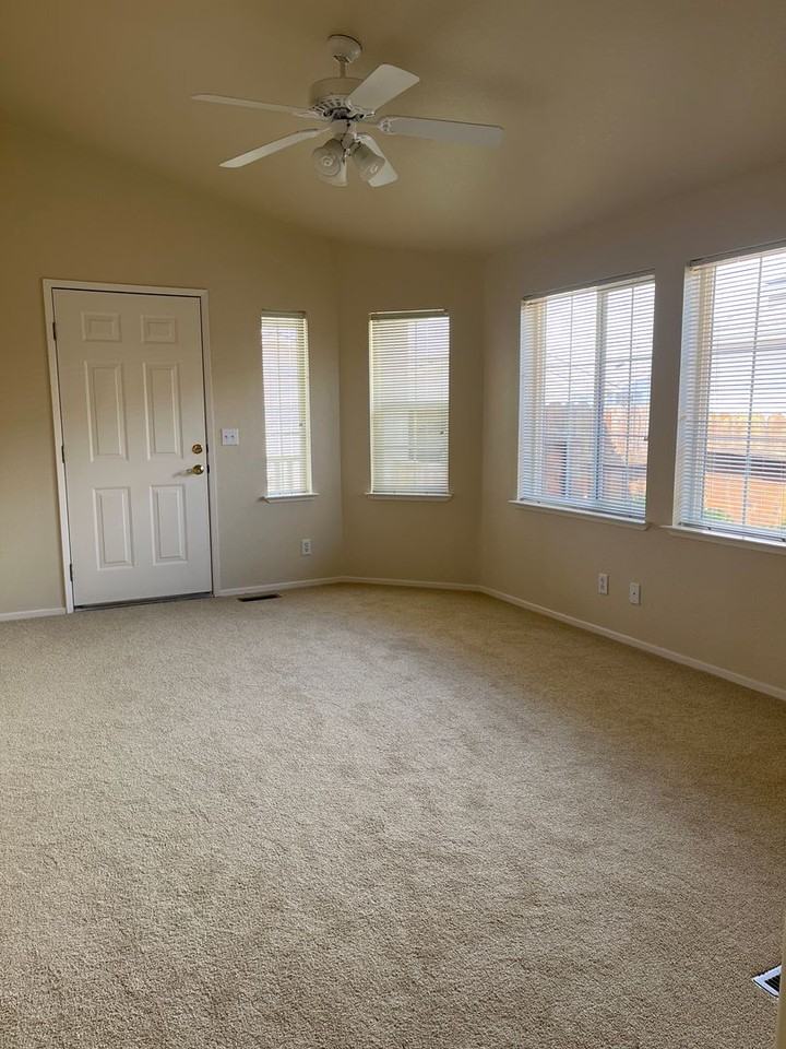 1237 Gambrel Dr - Photo 2 of 16