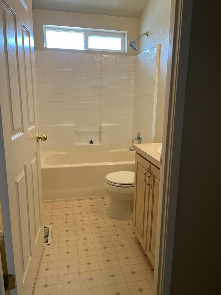 1237 Gambrel Dr - Photo 6 of 16