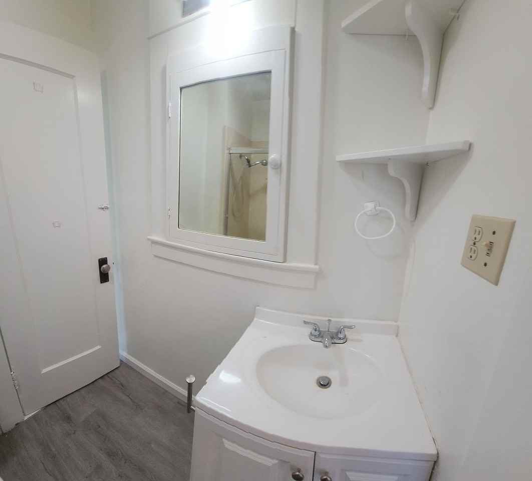 1619 Mill St - Photo 3 of 19