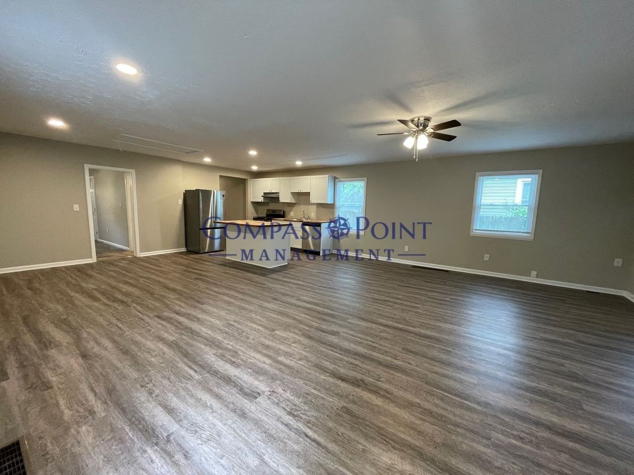 259 Lincoln Ave - Photo 3 of 16