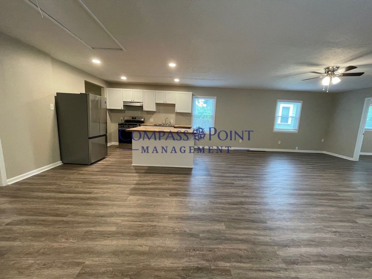 259 Lincoln Ave - Photo 4 of 16