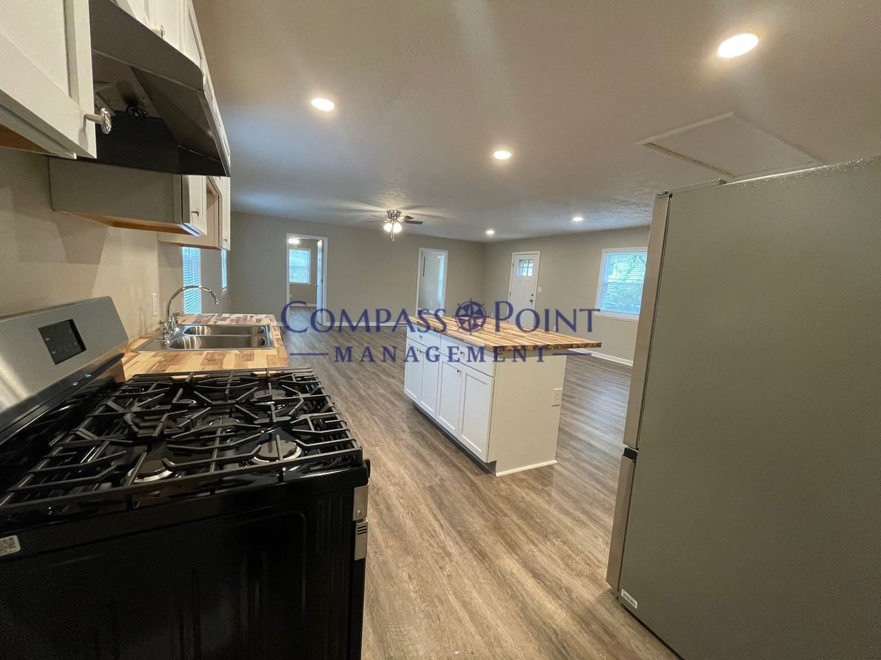 259 Lincoln Ave - Photo 5 of 16